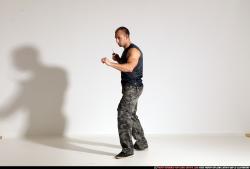 Smax-streetfighter-knife-front-stab