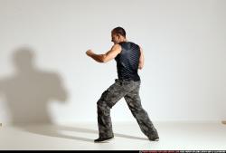 Smax-streetfighter-knife-front-stab