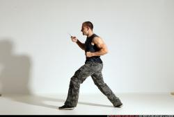 Smax-streetfighter-knife-front-stab