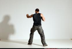 Smax-streetfighter-knife-front-stab