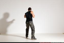 Smax-streetfighter-knife-front-stab