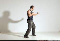 Smax-streetfighter-knife-front-stab