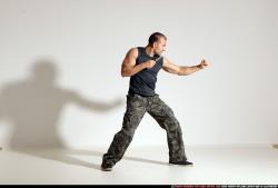 Smax-streetfighter-knife-front-stab