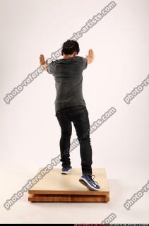 2014 07 JERALD STANDING PUSHING 04 B