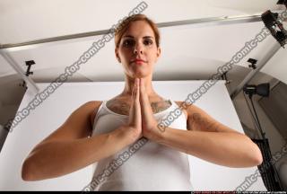 2014 09 AMY YOGA POSE1 09