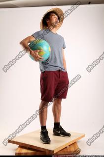 2014 09 KEIJI HOLDING GLOBE 07 C