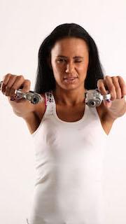 katerinerine-dual-pistols-pose1