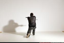 smax-streetfighter-dual-guns-pose1