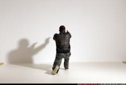 smax-streetfighter-dual-guns-pose1