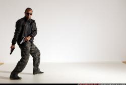 smax-streetfighter-dual-guns-pose1