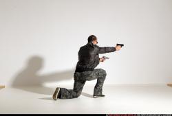 smax-streetfighter-dual-guns-pose1