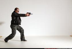 smax-streetfighter-dual-guns-pose1