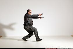 smax-streetfighter-dual-guns-pose1