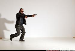 smax-streetfighter-dual-guns-pose1