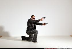 smax-streetfighter-dual-guns-pose1