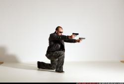 smax-streetfighter-dual-guns-pose1