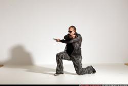 smax-streetfighter-dual-guns-pose1