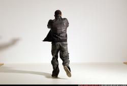 smax-streetfighter-dual-guns-pose1