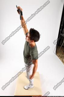 2014 11 ROLAND AK47 POSE3 02 A