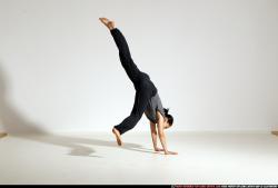 smax-angelica-dance-small-handstand