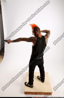 2014 12 EDGAR DUAL PISTOLS POSE3 02 A