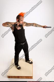 2014 12 EDGAR DUAL PISTOLS POSE3 06 A