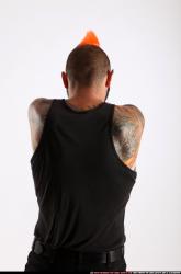 edgar-revolver-aiming