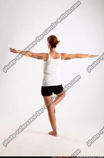 2015 03 AMY YOGA POSE5 03 B