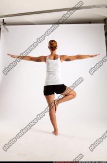 2015 03 AMY YOGA POSE5 04 C