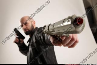 2015 01 ROSS DUAL PISTOLS POSE2 03