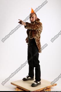 2015 01 EDGAR STANDING POINTING 01 B