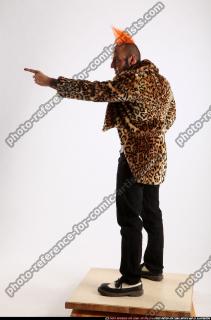 2015 01 EDGAR STANDING POINTING 02 B