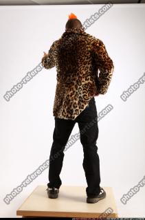 2015 01 EDGAR STANDING POINTING 04 C