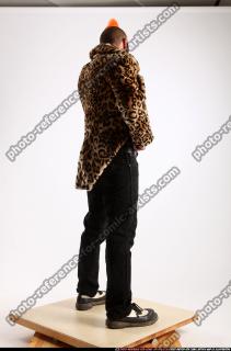 2015 01 EDGAR STANDING POINTING 05 C