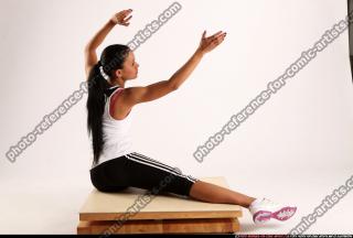 2015 02 KATERINE YOGA POSE7 04 B