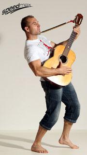 smax-streetfighter-playing-guitar