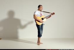 smax-streetfighter-playing-guitar