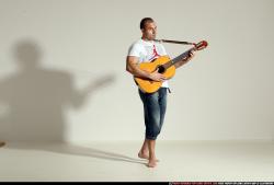 smax-streetfighter-playing-guitar