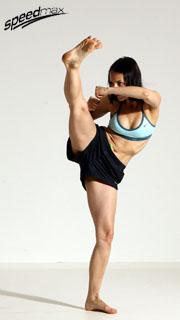 smax-angelica-high-kick