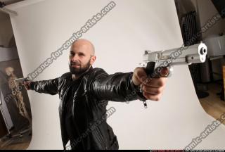 2015 04 ROSS DUAL PISTOLS POSE4 09