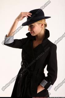 2015 05 RACHEL HAT POSE2 01