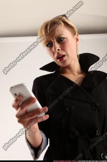 2015 06 RACHEL SMARTPHONE BROWSING 02