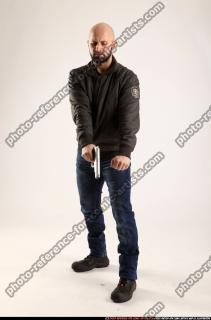 2015 06 ROSS PISTOL POSE5 01