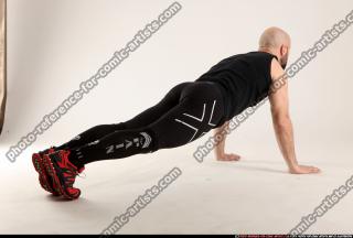 2015 07 ROSS EXERCISE POSE4 05 A