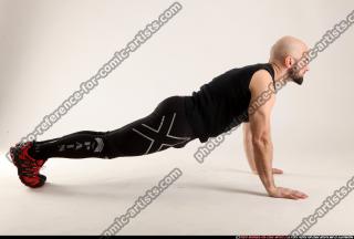 2015 07 ROSS EXERCISE POSE4 06 A