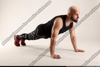 2015 07 ROSS EXERCISE POSE4 07 A