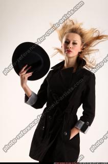 rachel-hat-pose3