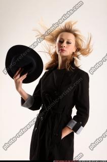 rachel-hat-pose3