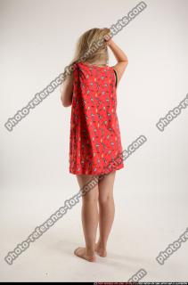 2015 09 KAYA DAILY POSE1 03 C