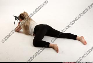 2015 10 KAYA SMG POSE1 03 A